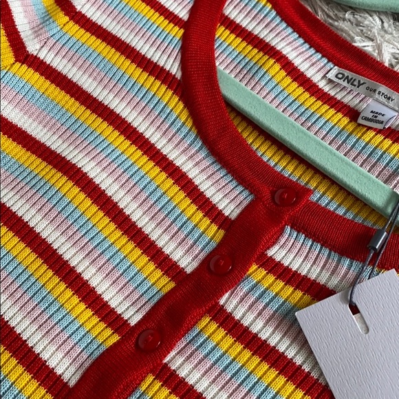 Only Rainbow button up T-shirt - 90’s vibes - Picture 4 of 5